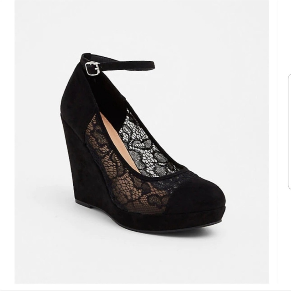 Black lace wedges